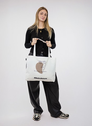 No makeup, no apologies