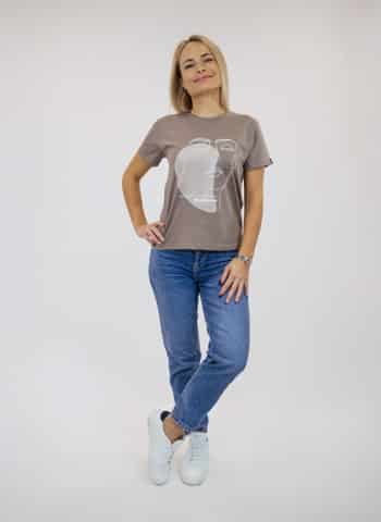 No makeup, no apologies.